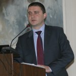 Банките удържат новия данък всеки месец