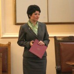 Атанасова дава на прокуратурата доклада за цените на лекарствата